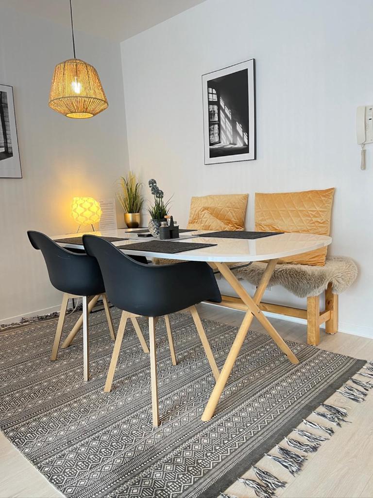 Living At Saarpartments -Adultsonly- 2 Bedrooms, Kitchen- Business & Holiday Apartments For Long- And Short Term Stay, 3 Min To Train-Station, Secure E-Bike Parking! Saarbrücken Zewnętrze zdjęcie