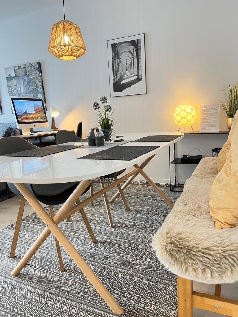 Living At Saarpartments -Adultsonly- 2 Bedrooms, Kitchen- Business & Holiday Apartments For Long- And Short Term Stay, 3 Min To Train-Station, Secure E-Bike Parking! Saarbrücken Zewnętrze zdjęcie
