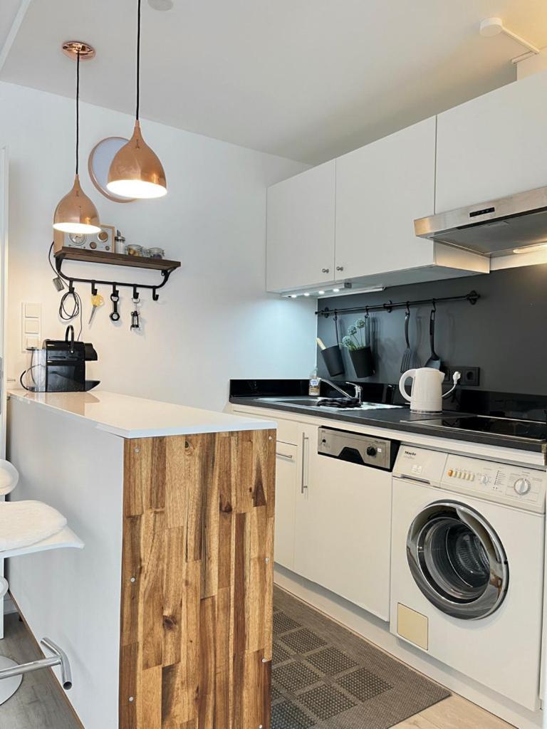 Living At Saarpartments -Adultsonly- 2 Bedrooms, Kitchen- Business & Holiday Apartments For Long- And Short Term Stay, 3 Min To Train-Station, Secure E-Bike Parking! Saarbrücken Zewnętrze zdjęcie